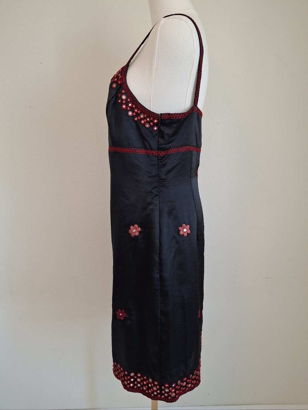Vintage Sue Wong Black Satiny Sleeveless Dress - Red Mirrored Floral Embroidery - Picture 6 of 10